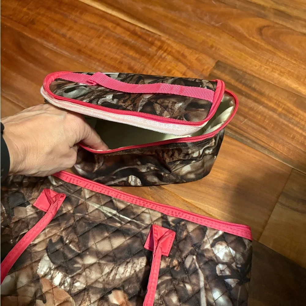 N.Gil Quilted Camo Tote Bag‎ w/ Matching Cosmetic Pouch Pink Trim euc
